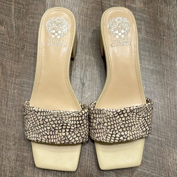 Vince Camuto cream white Semtera Block Heel Slide Sandal A square-toe size 8.5